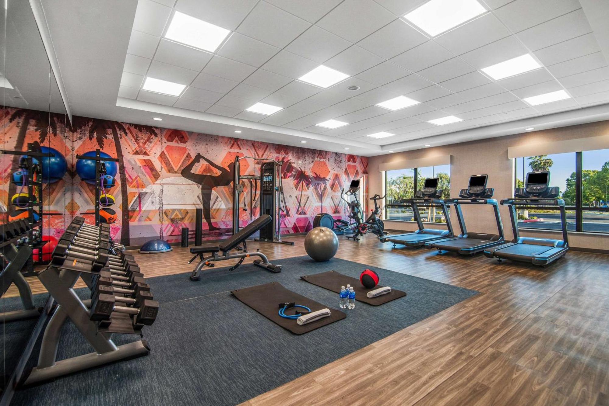 Hyatt Place Newark-Silicon Valley ภายนอก รูปภาพ